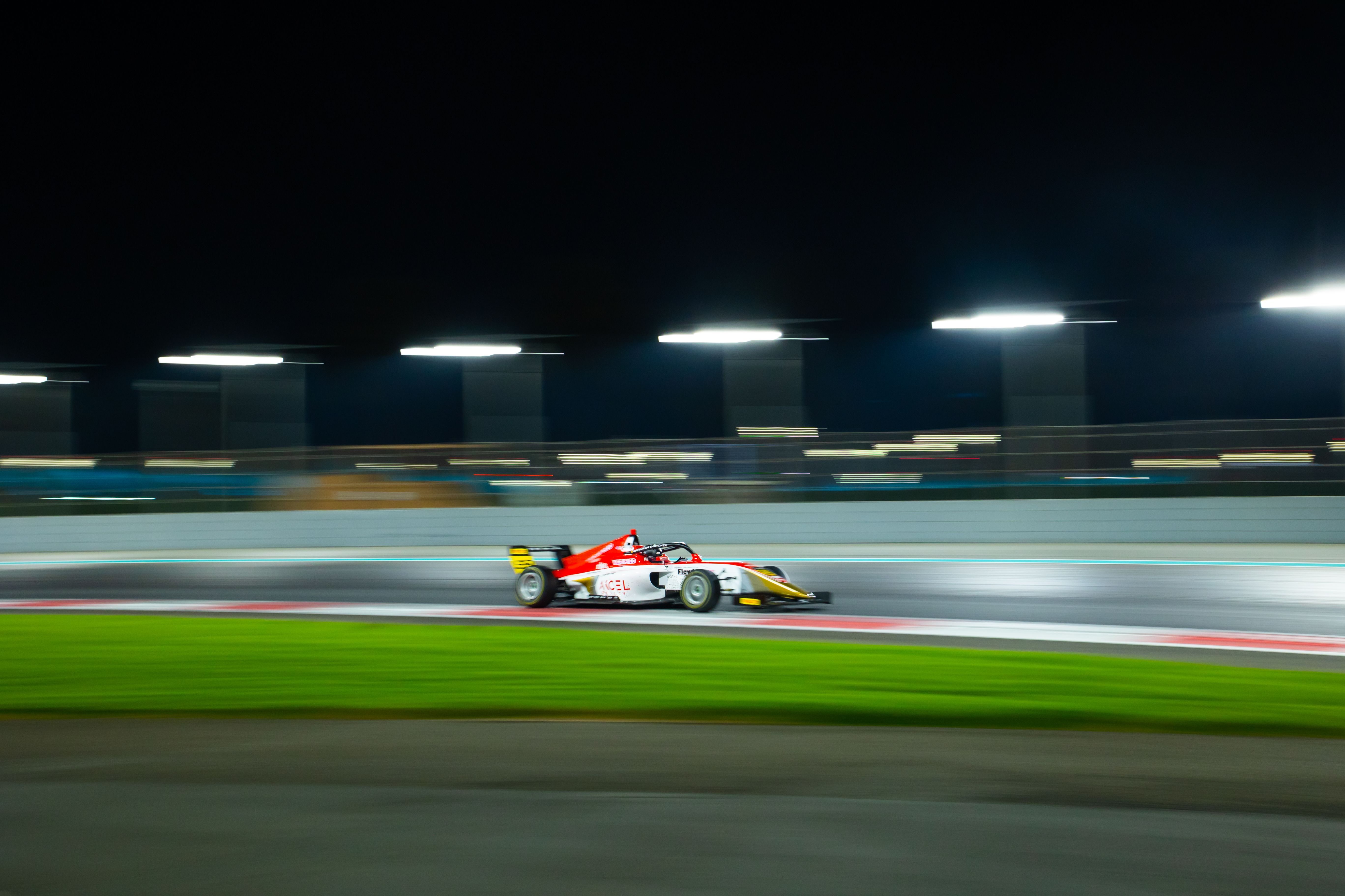 Night session — Yas Marina